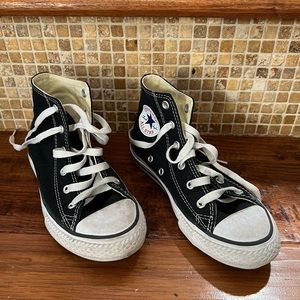 Converse Unisex-Child Chuck Taylor All Star High Top Sneaker Black Size 1